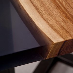 stol-drewniany-ze-stalowymi-nogami