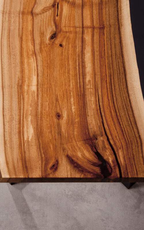 drewniany-stol-do-jadalni